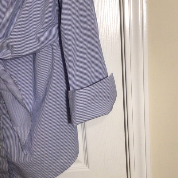 White House Black Market Blue & White Stripe Top with Front Tie Size 8 - Picture 5 of 8